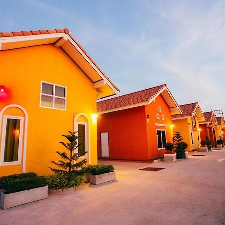 Windsor Resort Lop Buri Exterior foto