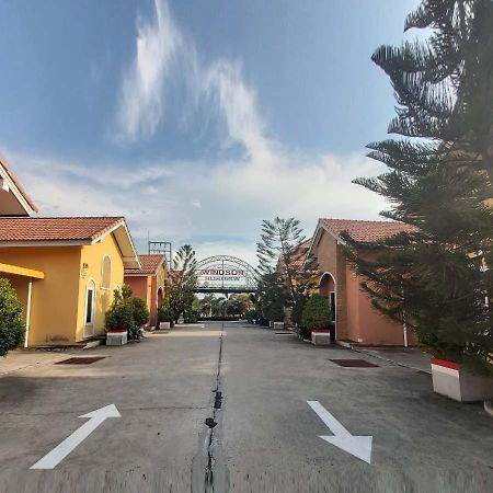 Windsor Resort Lop Buri Exterior foto