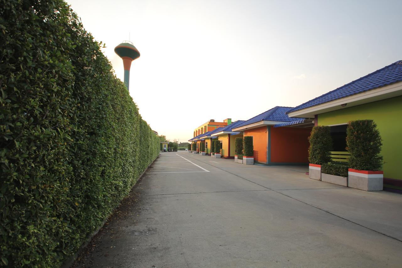 Windsor Resort Lop Buri Exterior foto