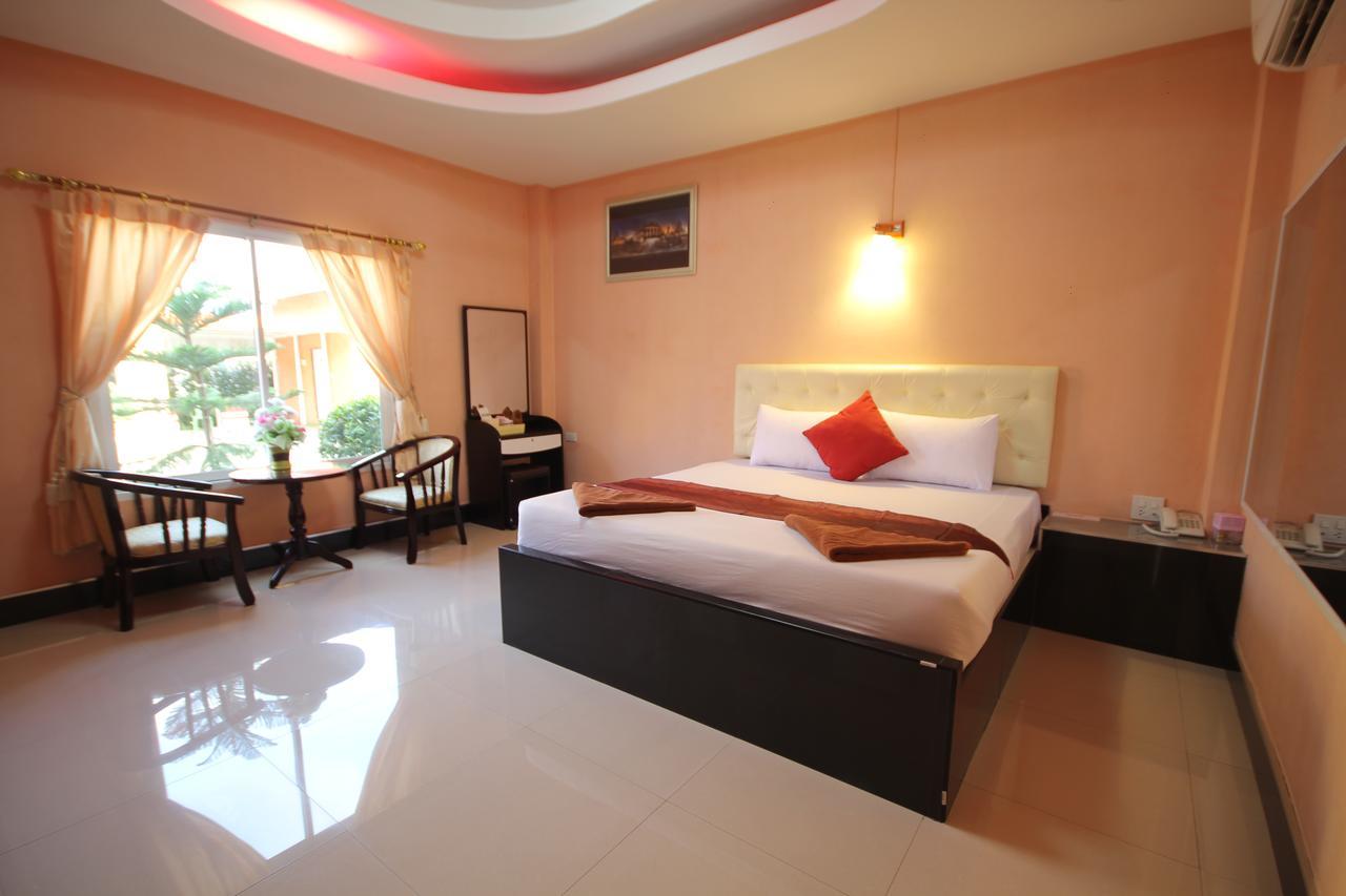 Windsor Resort Lop Buri Exterior foto
